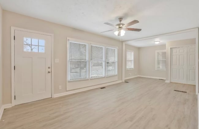 Building Photo - 2038 Rebecca Ln