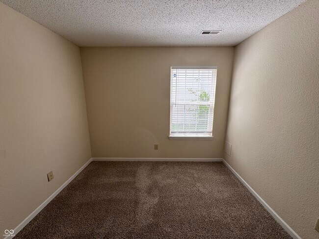 Building Photo - 7644 Scatter Woods Ln