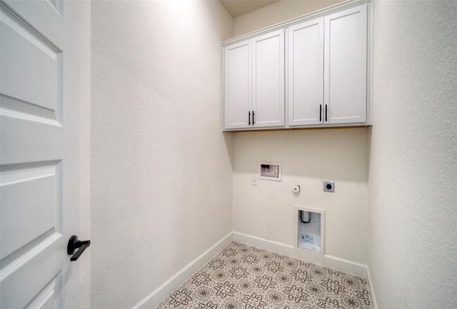 Building Photo - 245 Darley Oak Dr