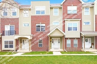 Building Photo - 9140 Greenspire Dr