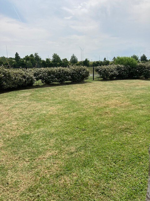 Building Photo - 2643 Dry Creek Dr
