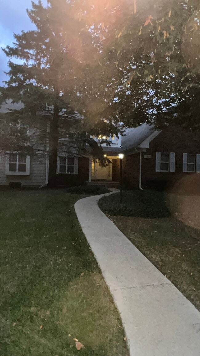 Primary Photo - 475 Scots Dr