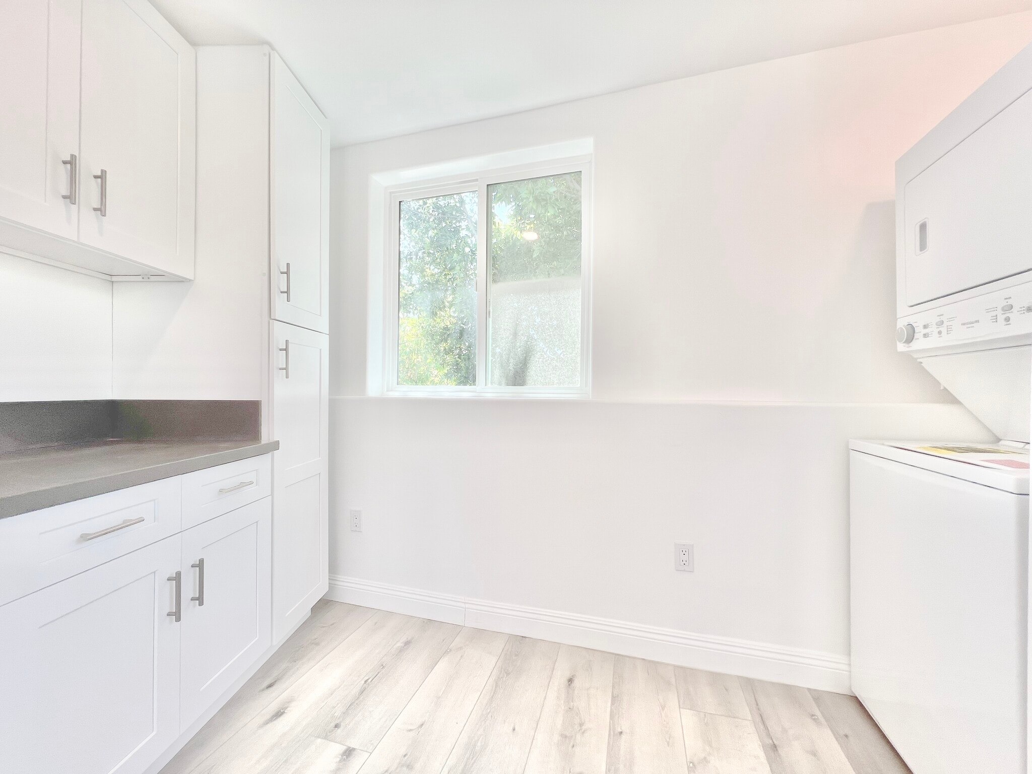 Building Photo - 2041 Linnington Ave