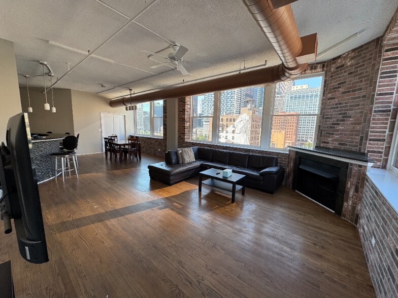 Building Photo - 161 W Harrison St