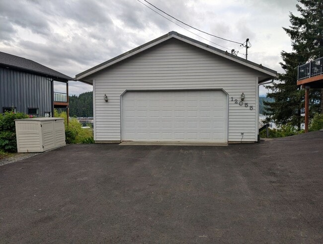Building Photo - Unfurnished Auke Bay Home, 3BD+Den, 2BA, H...