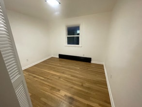 Building Photo - 44 Chestnut St