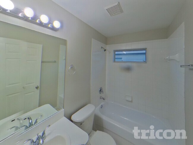 Building Photo - 11813 Brenford Crest Dr