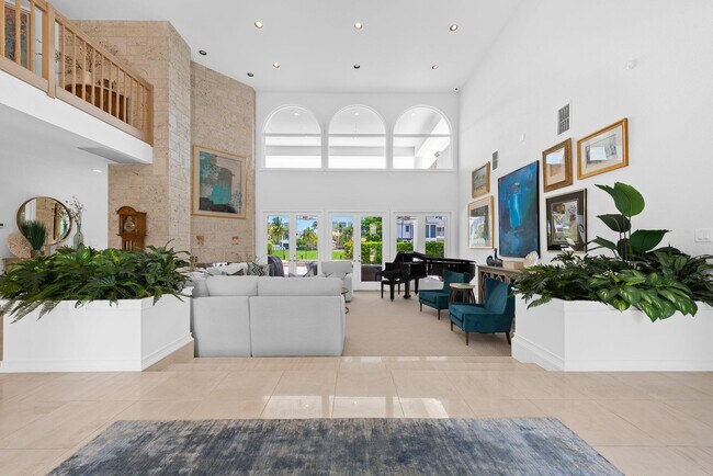 Building Photo - 396 E Coconut Palm Rd