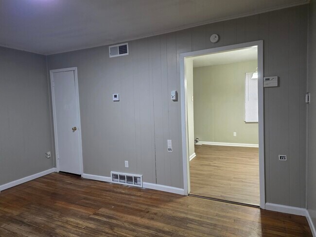 Building Photo - 4535 Beacon Hls Dr