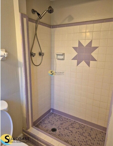 Building Photo - 454 Gano Ct