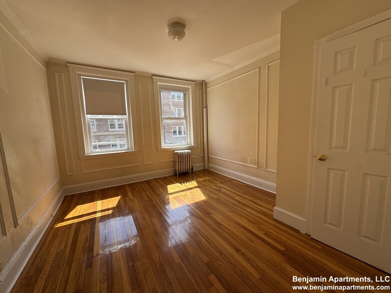 Building Photo - 8 Vinal St