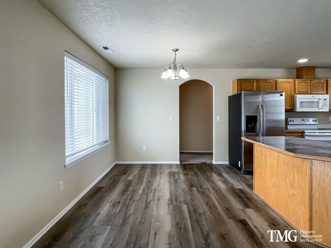Building Photo - 3BD Ranch in Desirable Pasco Neighborhood