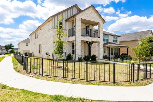 Building Photo - 218 Glass Mountains Wy