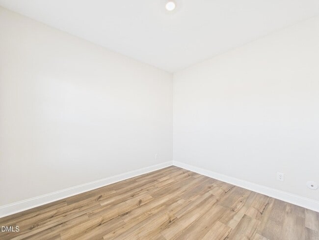 Building Photo - 110 Symmetry Lp