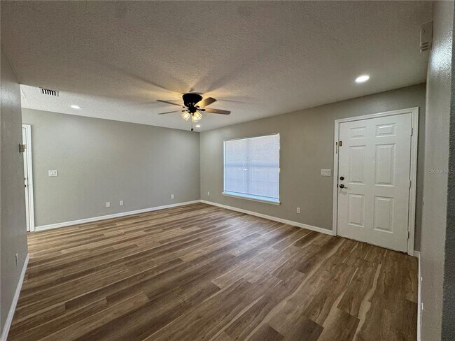 Building Photo - 1151 W Minneola Ave
