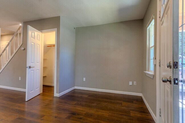 Building Photo - 1112 S El Dorado St
