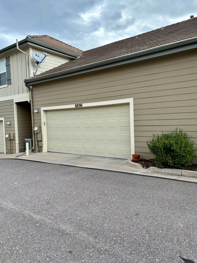 Building Photo - 8890 Tappy Toorie Cir