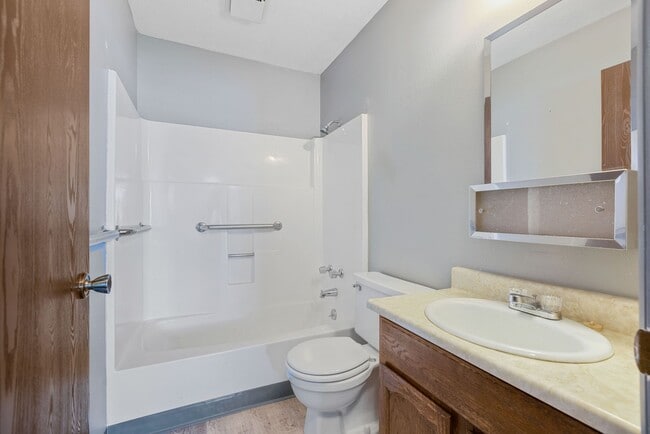 Building Photo - 171 ID-28