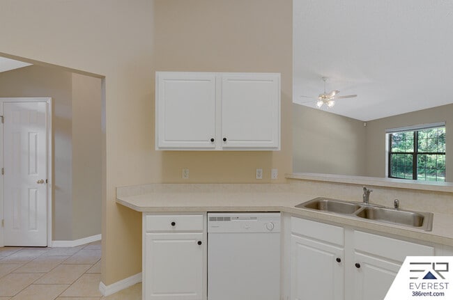 Building Photo - 83 Brushwood Ln