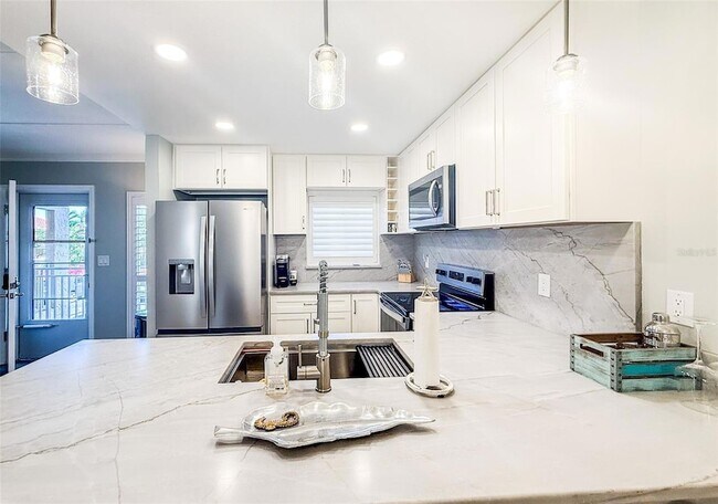 Building Photo - 845 Benjamin Franklin Dr