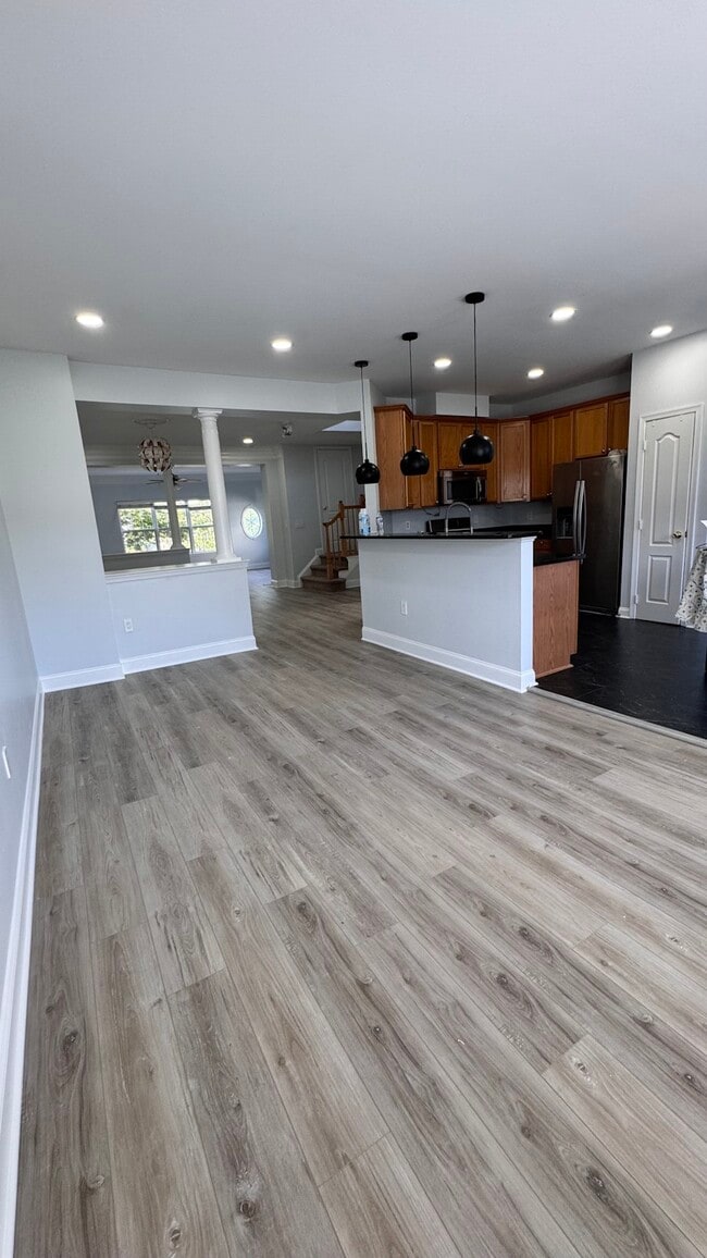 Building Photo - 16510 Bobster Ct