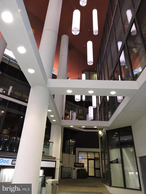 Building Photo - 1420 Locust St