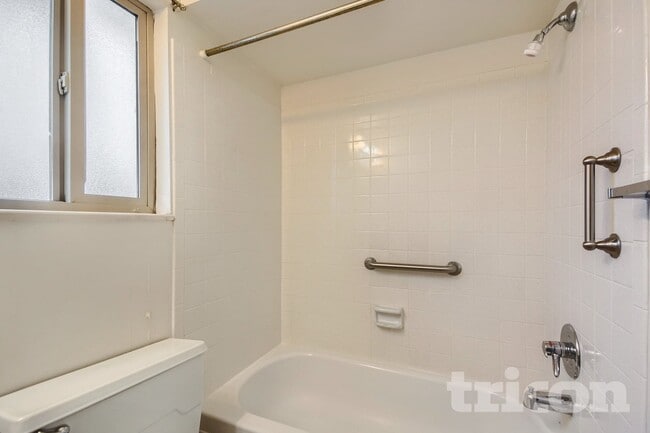 Building Photo - 6552 W Morraine Pl