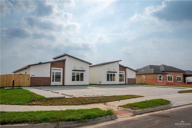 Building Photo - 24 Hidalgo Cir