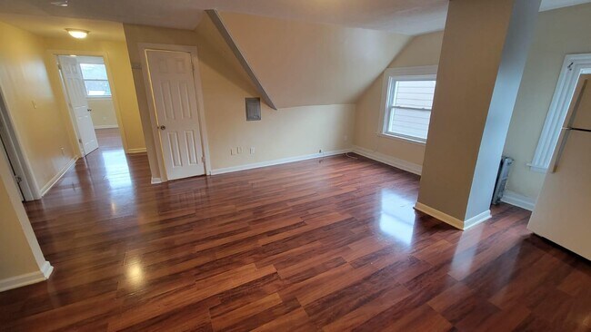 Building Photo - 104 Sherman Ave