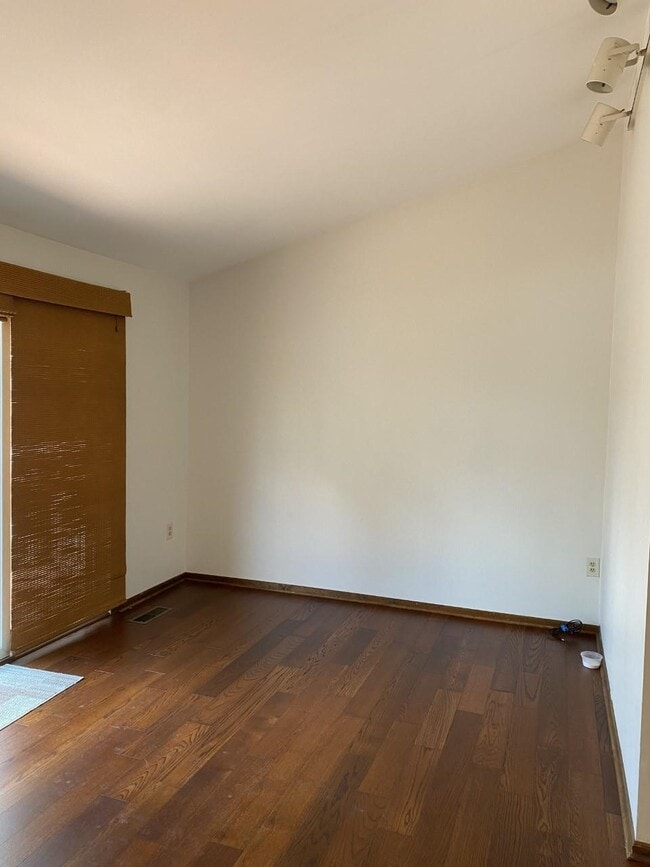 Building Photo - 530 E Passaic Ave