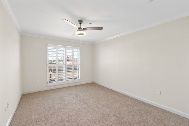 Building Photo - Rare Find! 2 Bedroom 2 Bath Condo at Magnolia Plaza