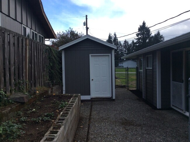 Building Photo - 7201 48th Dr NE