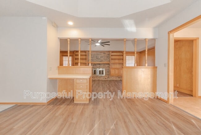 Building Photo - 1401 Harding Ave