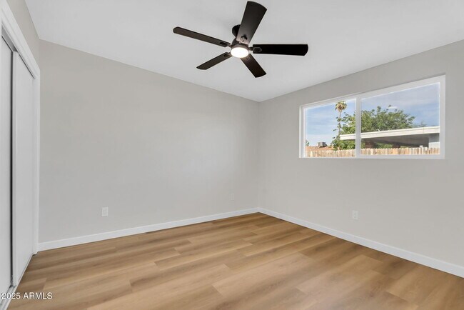 Building Photo - 800 E Melrose Dr