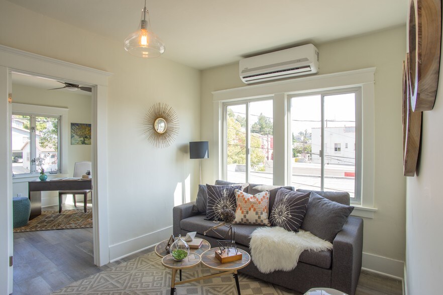 Building Photo - 1441 Echo Park Ave