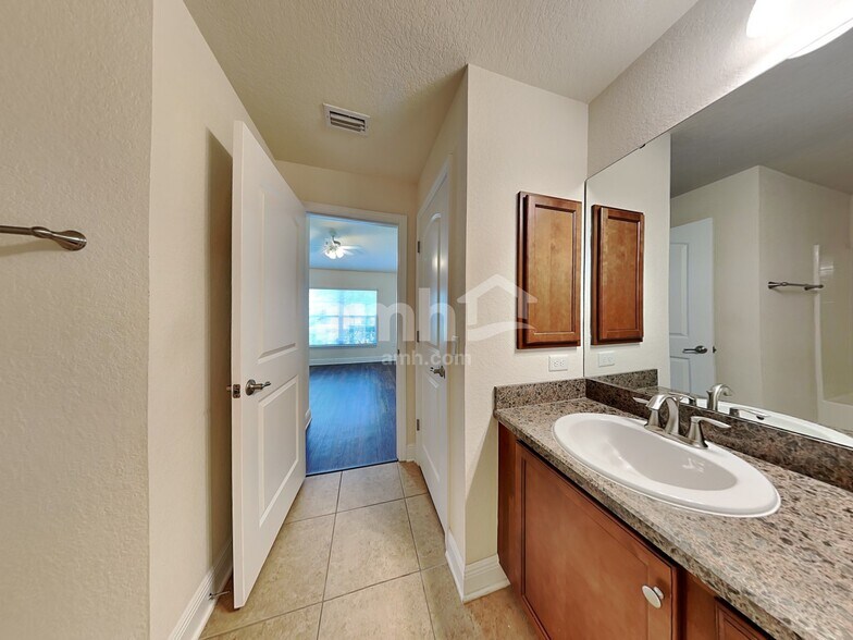 Building Photo - 10708 Standing Stone Dr