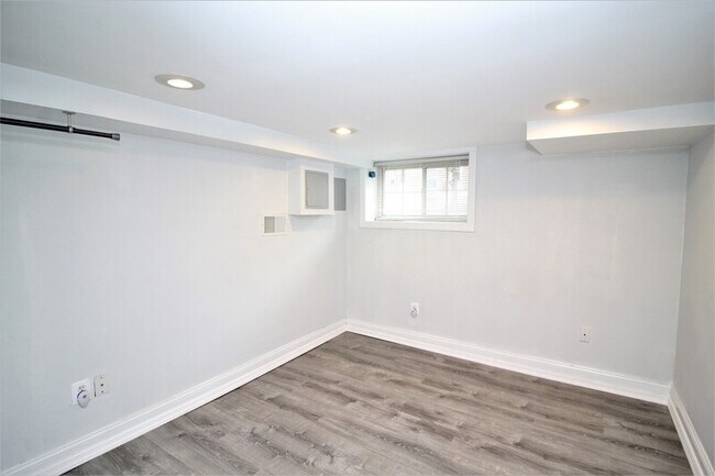 Building Photo - 1819 Jackson St