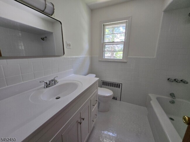 Building Photo - 384 Delawanna Ave