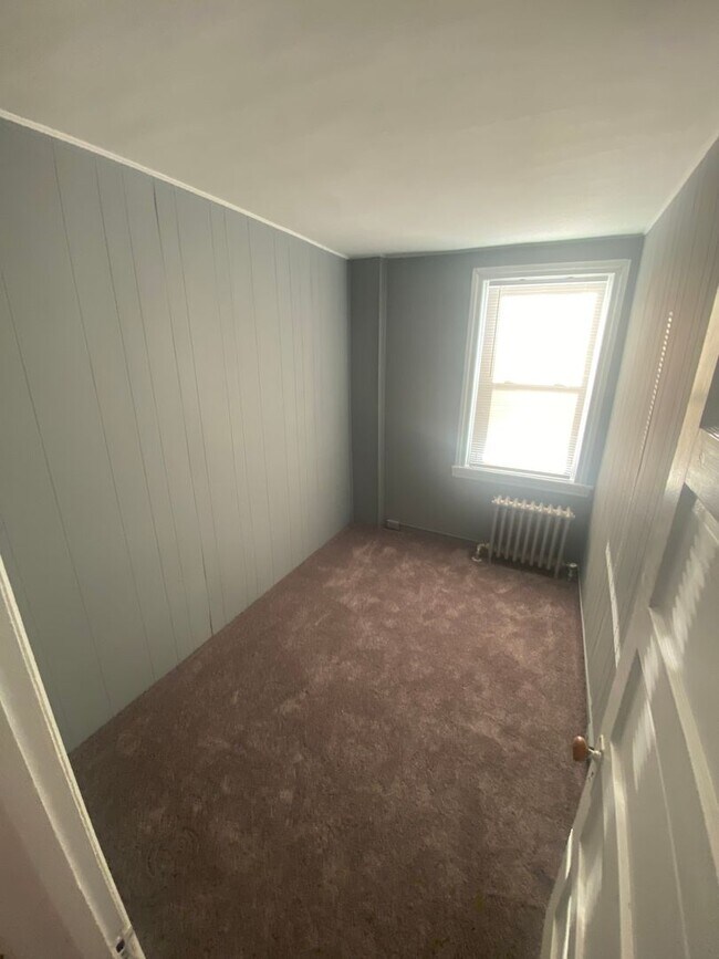 Building Photo - 3 Bedroom Modern Renovation in Chester, PA