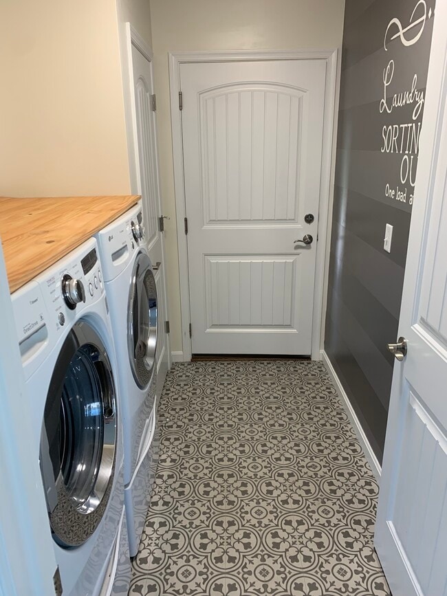 Laundry Room - 145 Mayflower Dr