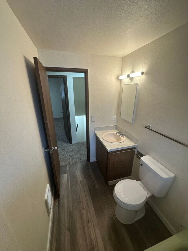 Building Photo - NO3330
