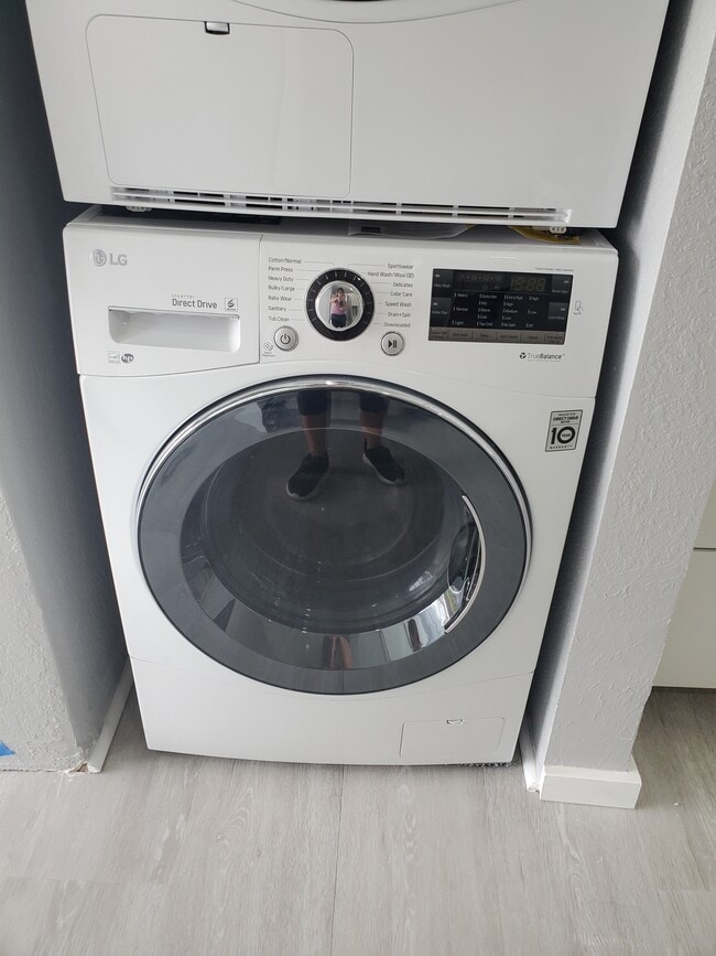 Building Photo - 2454 Australia Way E