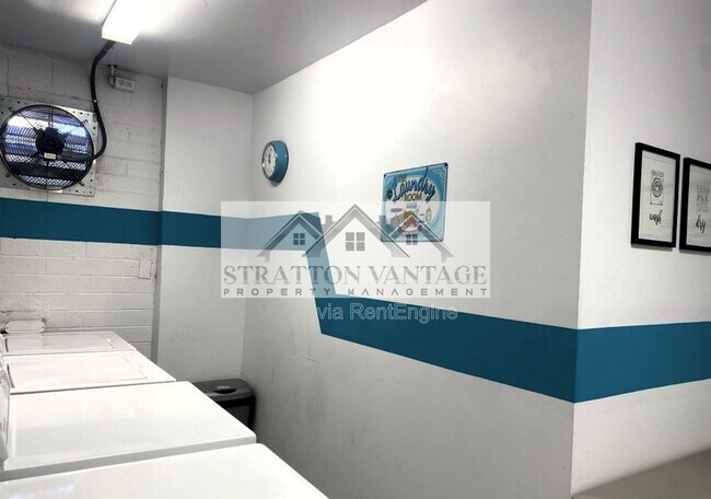 Building Photo - 6936 E 4th St