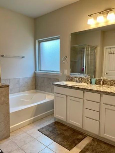 Building Photo - 440 Lakeshore Vlg E