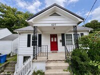 Building Photo - 627 Golfview Dr
