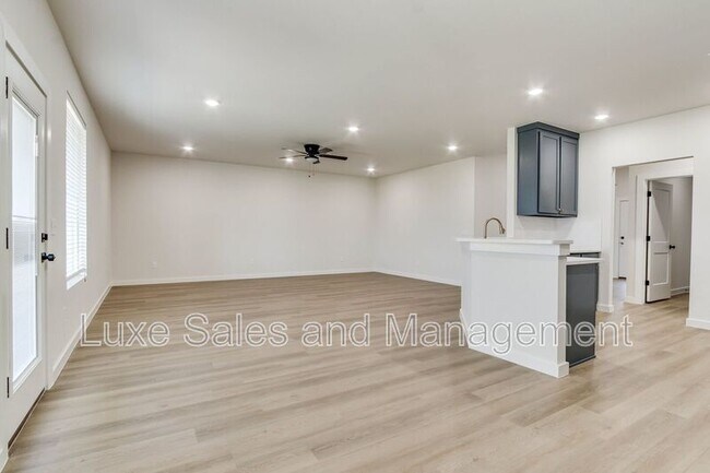 Building Photo - 8305 NW 163rd Ter