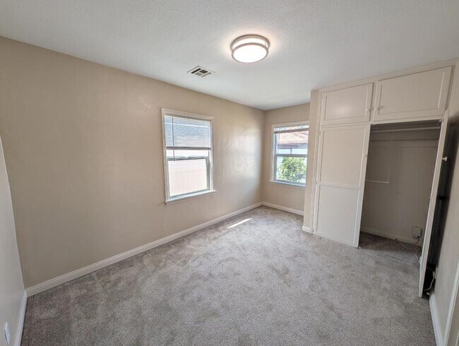 Building Photo - 4829 Gundry Ave