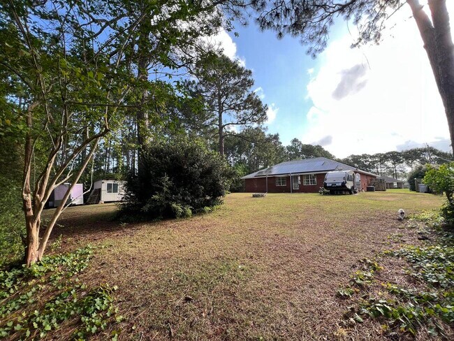 Primary Photo - 1957 Cardinal Ln