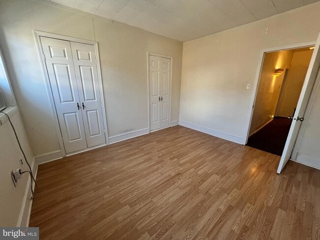 Building Photo - 2408 S Sartain St