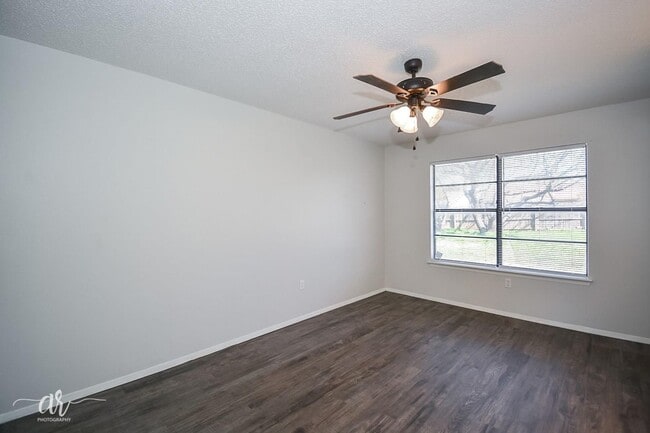 Building Photo - 1725 Partridge Pl